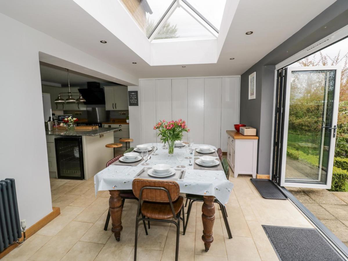 Villa Rosemead Moreton-in-Marsh Esterno foto